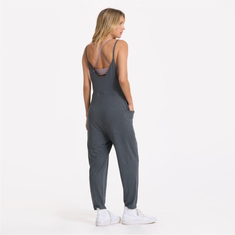 Vuori Breezy Jumpsuit Heather Gray pockets S style #VW4006 - Picture 2 of 7